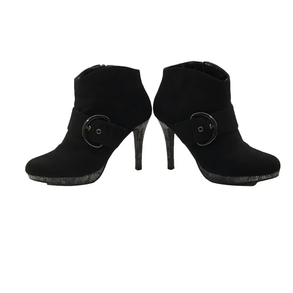9&CO Women’s JJRAIDEL Black Faux Suede/Snakeskin 4” Heal Ankle Bootie, Buckle—6M